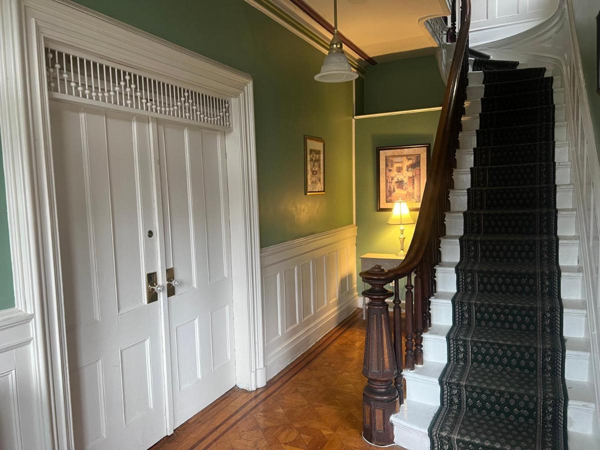 1 Bedroom Private Victorian Apt In Convenient City Location On 5 Acre, Sleeps 4 Poughkeepsie Eksteriør billede