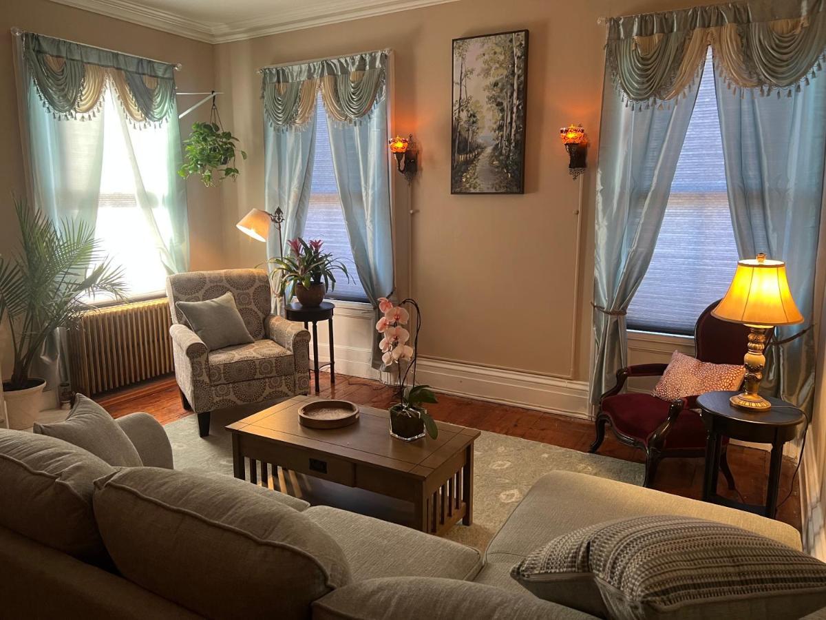 1 Bedroom Private Victorian Apt In Convenient City Location On 5 Acre, Sleeps 4 Poughkeepsie Eksteriør billede