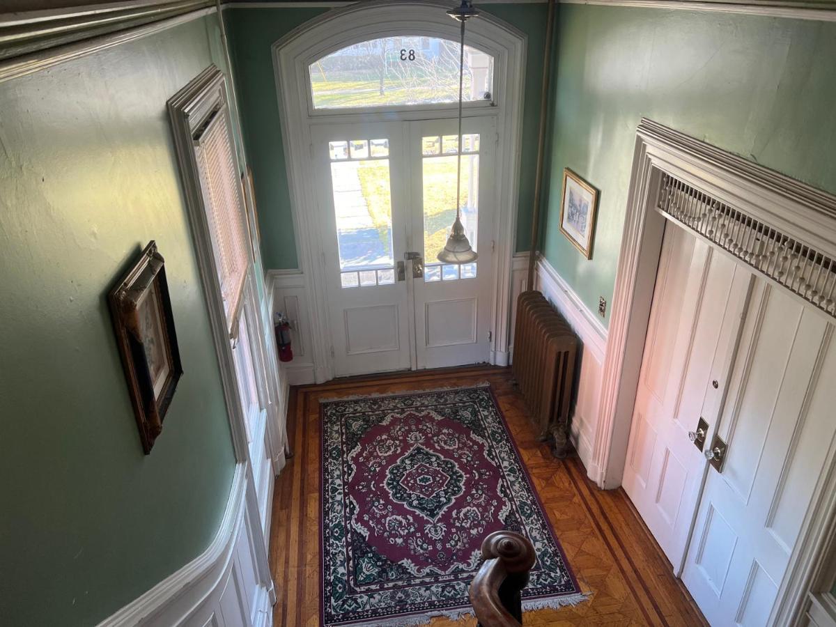 1 Bedroom Private Victorian Apt In Convenient City Location On 5 Acre, Sleeps 4 Poughkeepsie Eksteriør billede